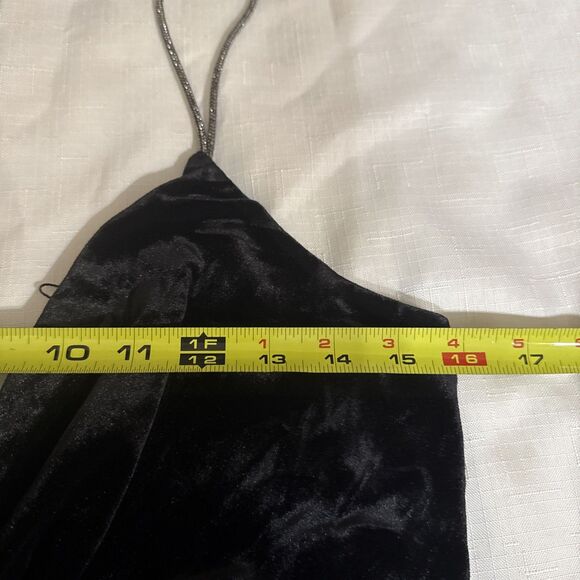 (Q1) ZARA VELVET JUMPSUIT WITH RHINESTONE STRAPS, size L - Picture 5 of 16